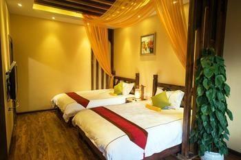 Lijiang Banshan Yunfu Boutique Hostel מראה חיצוני תמונה